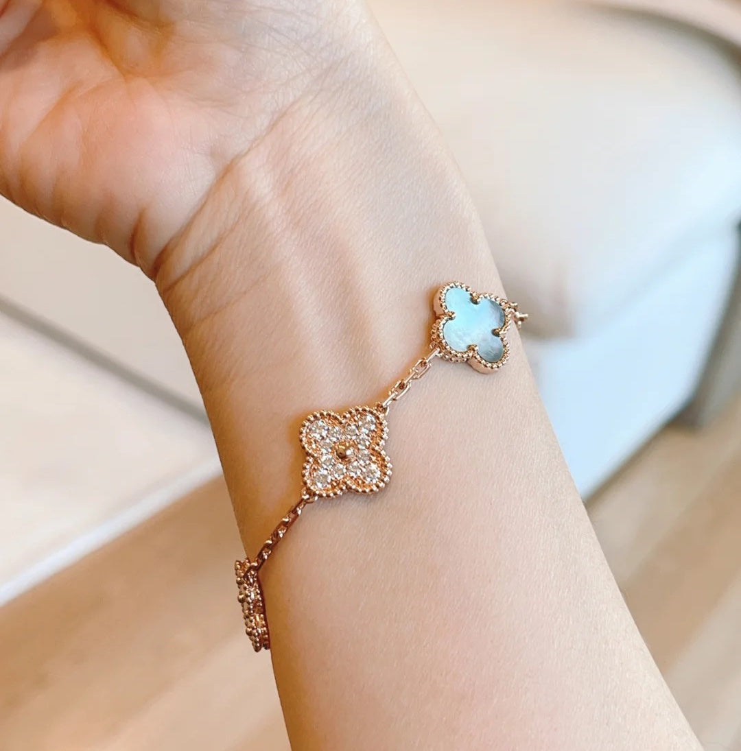 [Star Jewelry] CLOVER 5 MOTIF GRAY MOP BRACELET COLLECTION