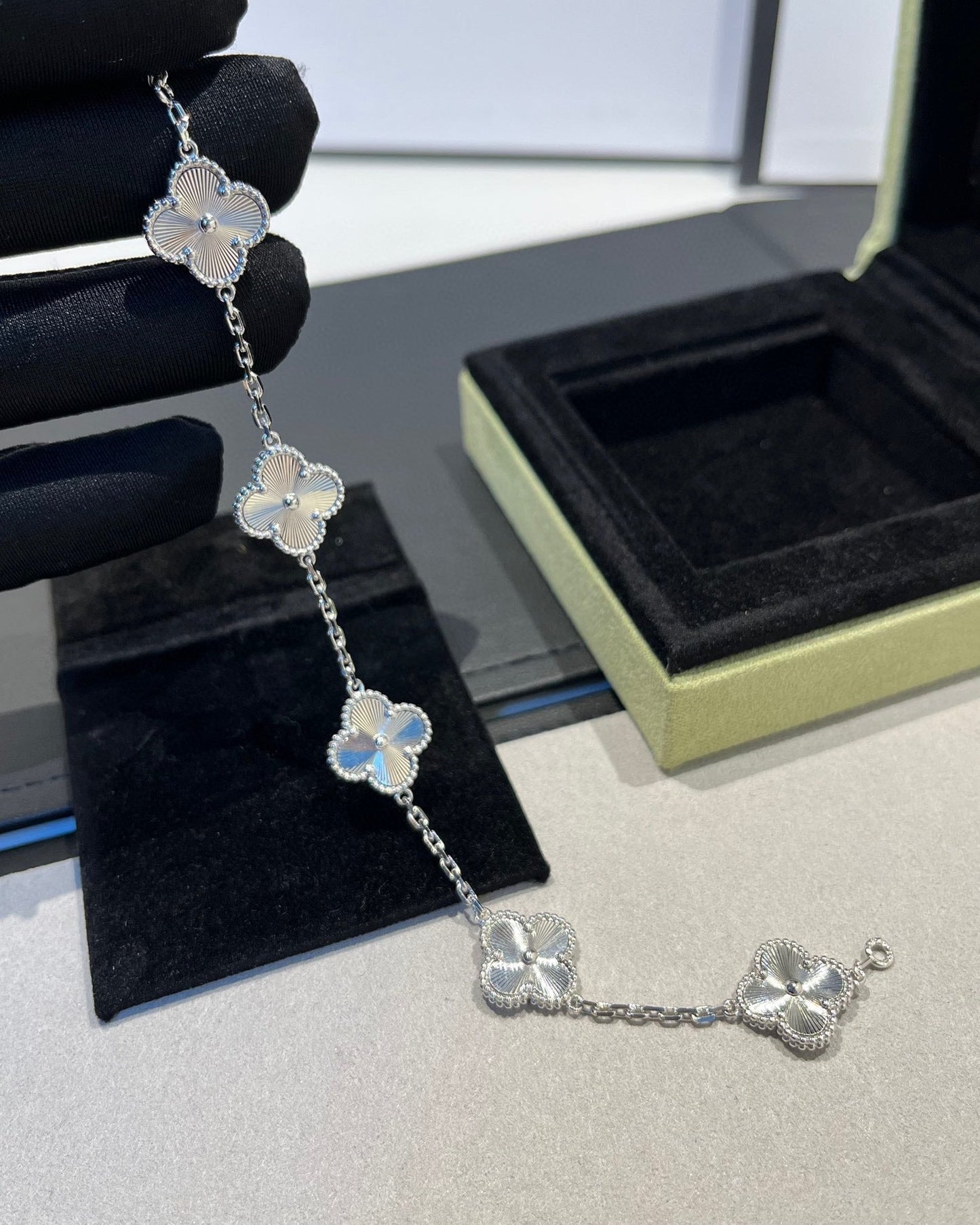 [Star Jewelry] CLOVER 5 MOTIF LASER BRACELET COLLECTION