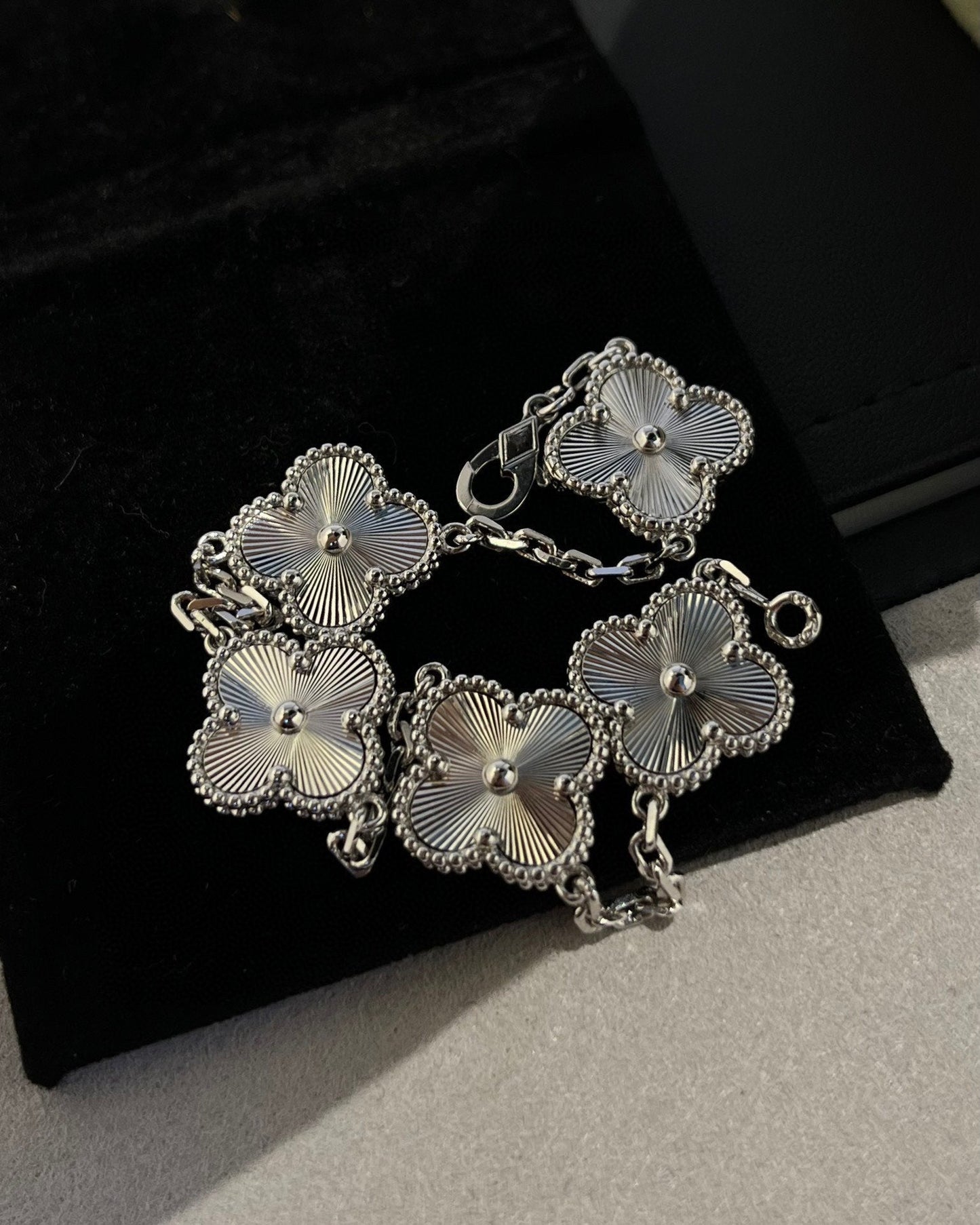 [Star Jewelry] CLOVER 5 MOTIF LASER BRACELET COLLECTION